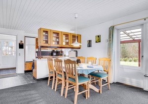 Cozy home in Tarm with kitchen