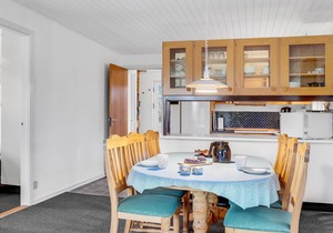 Cozy home in Tarm with kitchen