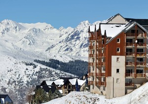 Cozy studio 4 ppl, balcony, 400m from slopes, free shuttle, Spa included, Peyragudes