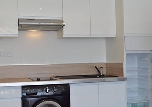 Cozy Studio, Close to Beach, Port View, Renovated, Parking, Washer Included