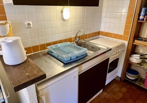 Cozy Studio Near Beach, Shops, Private Garage, Pet-Friendly, Sleeps 4