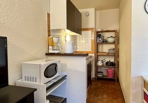 Cozy Studio Near Beach, Shops, Private Garage, Pet-Friendly, Sleeps 4