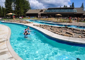 Cozy Sunriver cabin with WiFi and fireplace - SHARC passes included