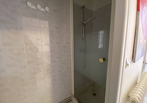 *Cozy T2 in Central La Roche-Posay w/Wi-Fi, Balcony & Close to Thermes*