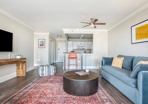 CozySuites 800 Tower 1BR w/gym! 13