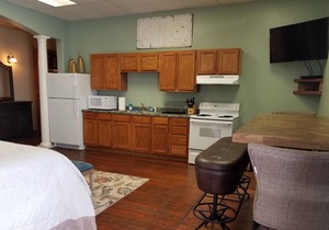 Crossroads Loft, Studio and Flat- Steps from Rt. 66 and Carthage Square