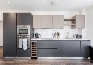 CROYDON DELUXE APARTMENT*****