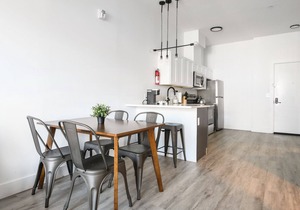 Cute 1BR Next to Airport 4292