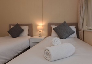 Dartside 2 - Two Bedroom Apartment, Sleeps 4