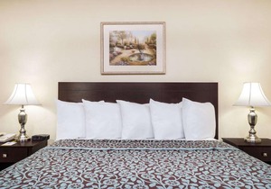 Days Inn by Wyndham Indianapolis Off I-69
