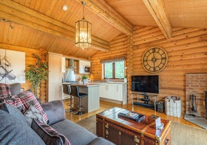 Deluxe and spacious lodge perfect for a romantic retreat.