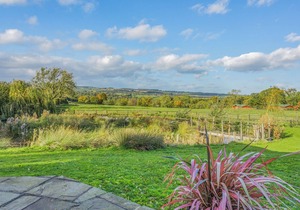 Deluxe and spacious lodge perfect for a romantic retreat.