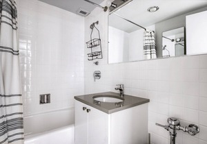 Deluxe Back Bay 1BR w/Gym, nr Copley T, by Blueground