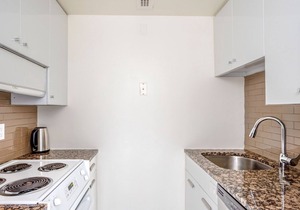 Deluxe Back Bay Studio w/W/D nr Newbury St, by Blueground