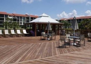 Deluxe Condo at Siesta Dunes Beachfront Complex