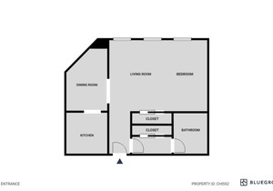 Deluxe Gold Coast Studio w/ Doorman & Gym, 2 blocks to L, by Blueground