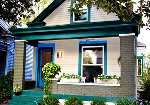 Derby Rental in the Highlands; 1.5 blocks from shops, bars, restaurants