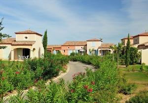 Detached house with terrace or loggia, located in Languedoc