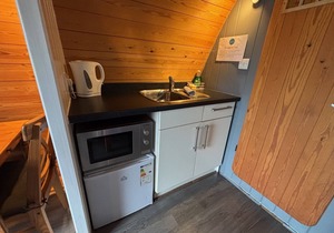 Dog-Friendly Executive Glamping Pod With Hot Tub