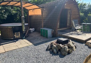 Dog-Friendly Executive Glamping Pod With Hot Tub