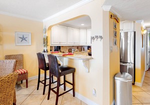 Dog-Friendly, First Floor Condo with Ocean View, Central AC, and Beach Access!