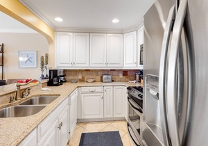 Dog-Friendly, First Floor Condo with Ocean View, Central AC, and Beach Access!