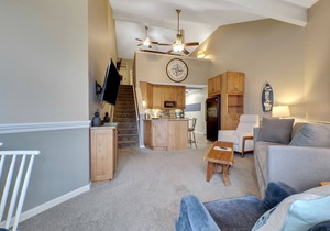 Dog Friendly | Loft Style | Downtown Charlevoix | Indoor/Outdoor Pool