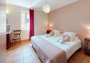 Domaine Paul Huc, the Stable, upscale apartment with pool