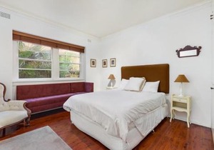 Double Bay Harbour-front apartment with stunning views