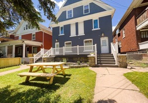 Double House Rental – 11BR Perfect for Big Groups