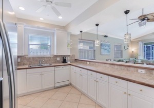 Double Master Bedrooms,Pool, Near Beach, Sleeps 11