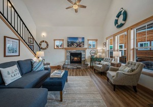 Dover De-Lite - 1 Bedroom with Loft 2 Bath Parkside Bungalow