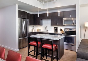 DOWNTOWN Austin with ROOFTOP Pool and BBQ Area, Fire Pit & a Fitness Center