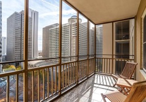 Downtown Condo! Private Balcony! PT10F