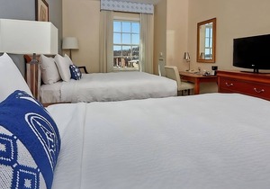 Downtown Historic Hotel w/Indoor Swimming Pool | Family Ready Room
