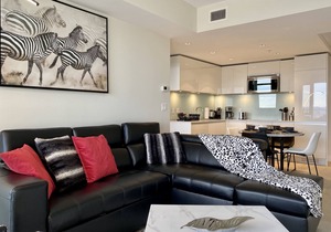 Downtown Luxury Condo in Tallest Tower in 34 floor