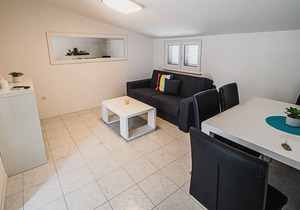 Downtown Park Apartment with Balcony 6