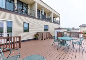 Downtown Waterfront! Cozy Space in the heart of Grand Haven!