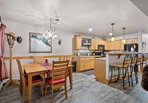 Downtown Western Oasis - Walking Distance To Everything! OLD TOWN RESIDENCES!