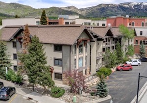 Downtown Western Oasis - Walking Distance To Everything! OLD TOWN RESIDENCES!