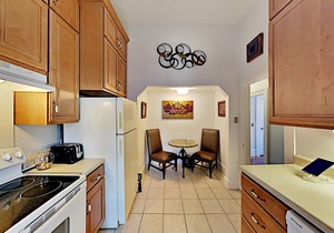 Drayton Place 2 | Full Kitchen & Park-View Patio | Walk to Downtown Eateries