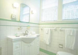 Drayton Place One Bedroom by Lucky Savannah