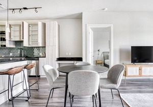 Dreamy East Austin 2BR w/ Gym, W/D, Pool, walk to downtown, by Blueground