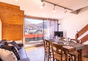 Duplex 6 personnes, quartier thermal Saint-Lary, proche télécabine, calme, Pyrénées - FR-1-296-377