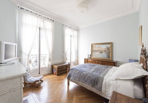 Duplex Near Trocadéro, by Veeve