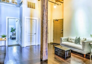 DWTN Penthouse Loft★Balcony★Pets Welcome★Parking