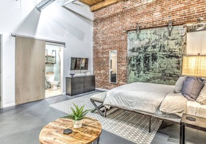 DWTN Penthouse Loft★Balcony★Pets Welcome★Parking