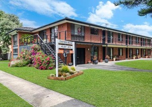 Eastern Beach Unit 4