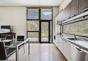 Ecocrackenback 2 'Sustainable chalet close to the slopes.'