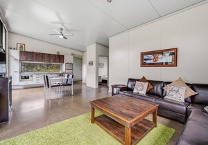 Ecocrackenback 2 'Sustainable chalet close to the slopes.'